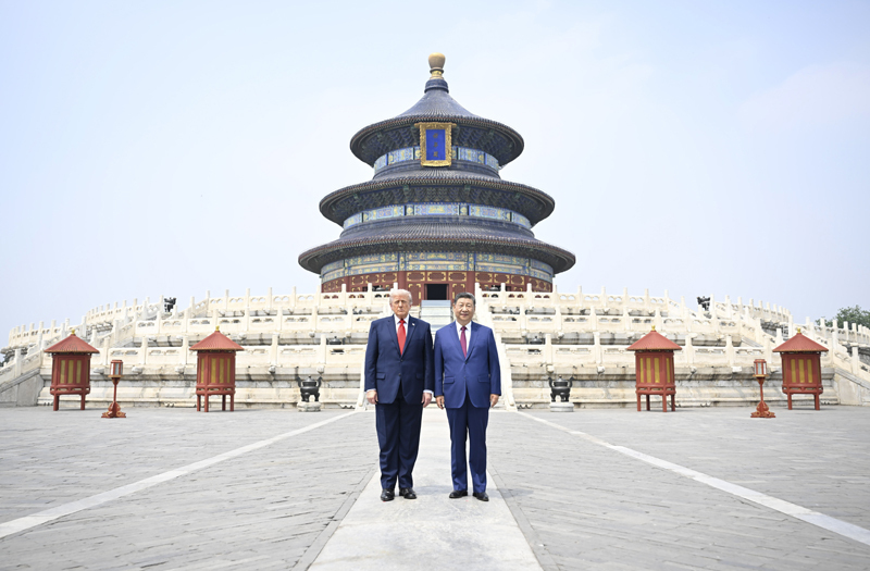 1.5月14日,国家主席习近平同来华进行国事访问的美国总统特朗普参观天坛。两国元首在祈年殿广场合影。新华社记者 申宏 摄.jpg